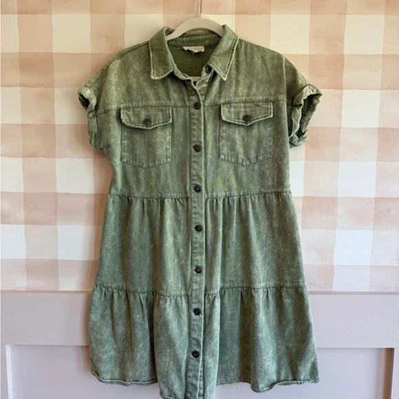 Vanilla Bay Washed Sage Button-Front Tiered Dress - Picture 2 of 7